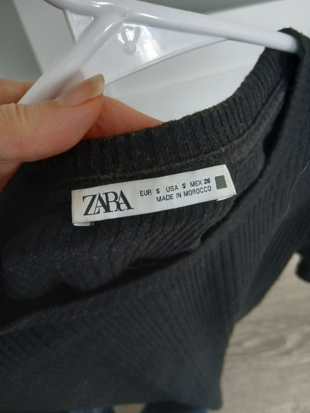 Zara Ribbed Black Ruffle Sleeve Top - Picture 4 of 4